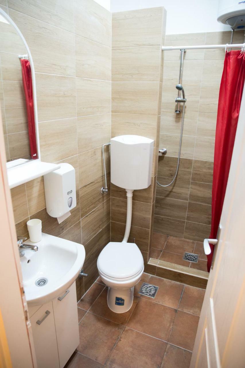 Reveller'S Hostel Dordegol Экстерьер фото